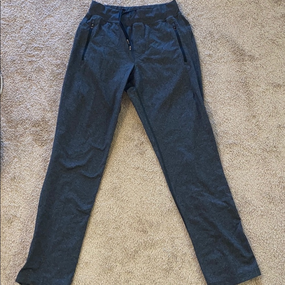 🔥 LULULEMON GRAY JOGGERS 🔥